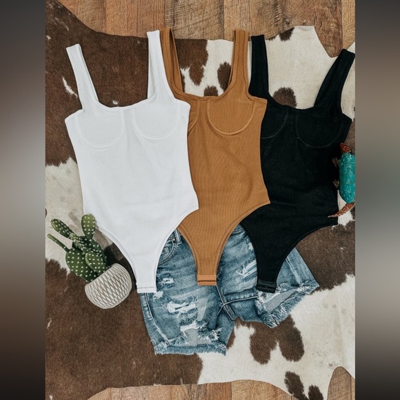 Dynamic Coconut (Tan) Contour Ribbed Tank Bodysuit | NEW/NWT!!🤎🥥🌴 - Picture 1 of 4